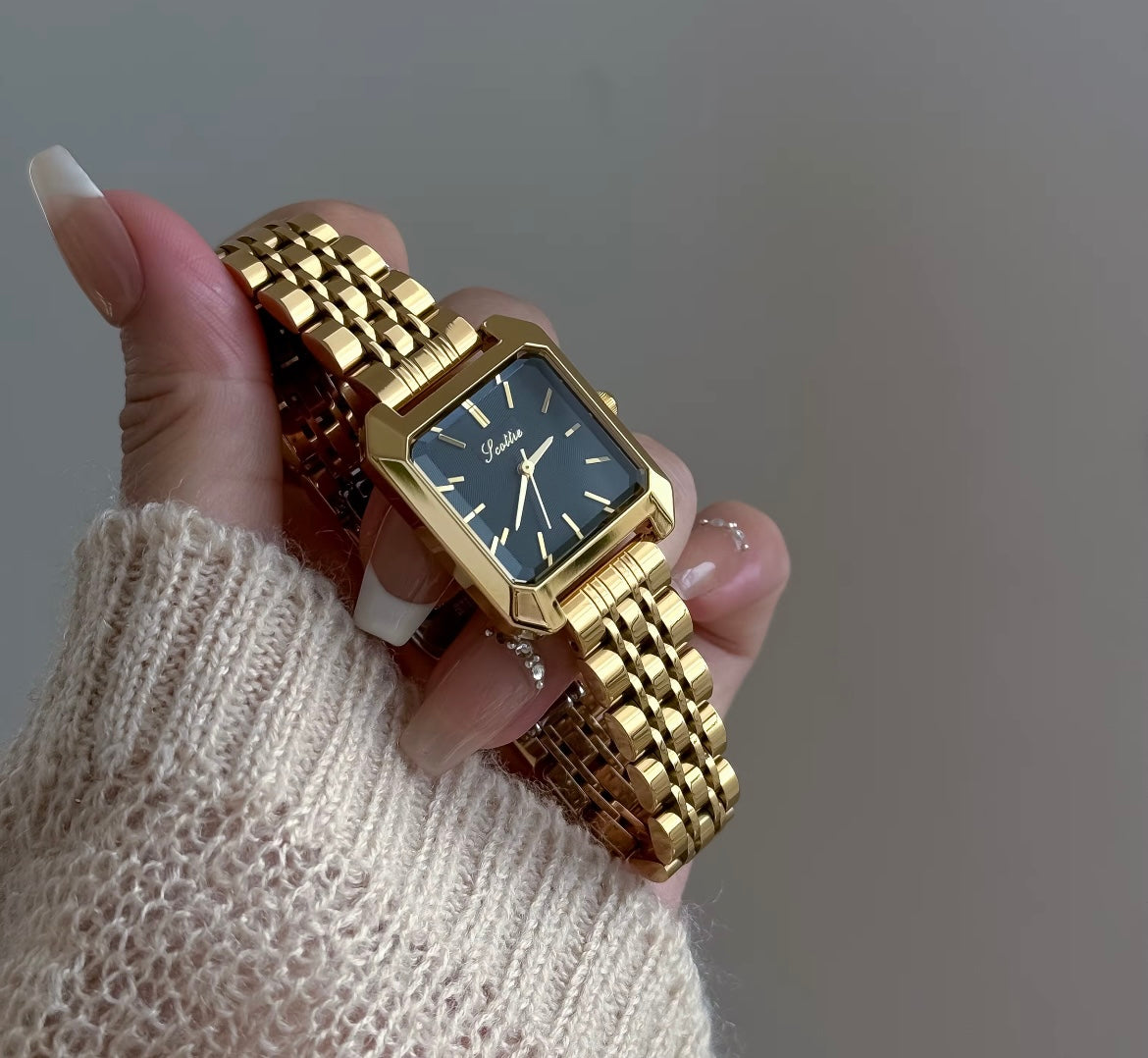 Onyx watch