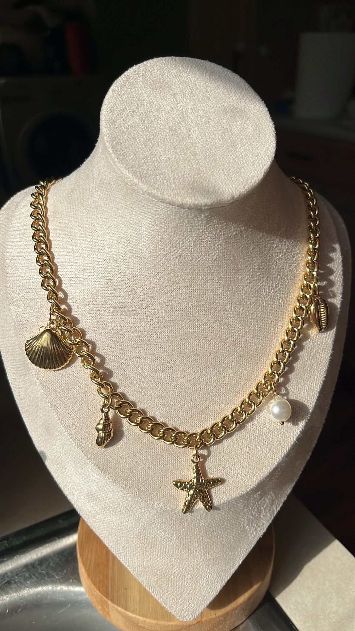 Cancún charm necklace