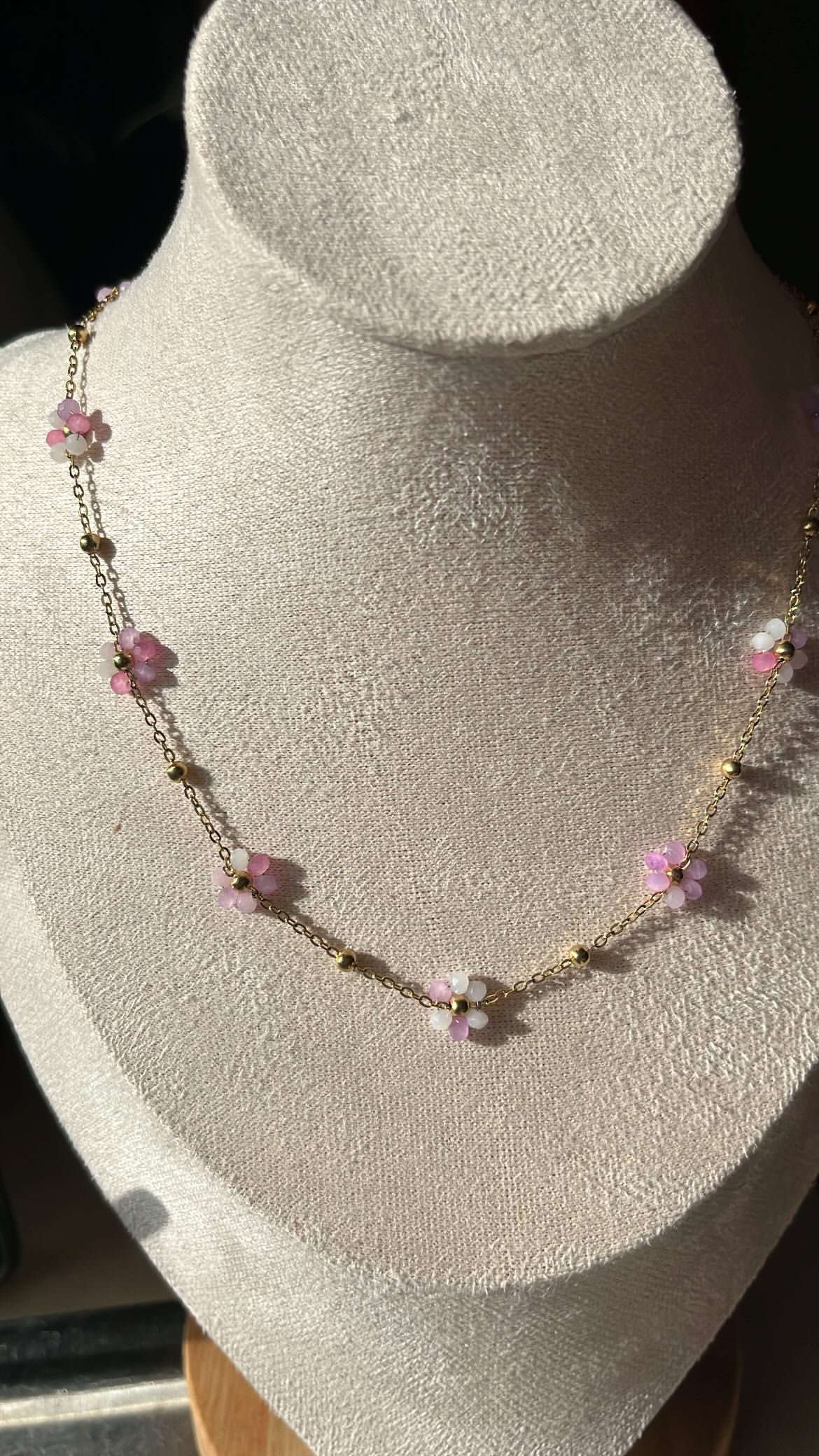 Dainty flower necklace