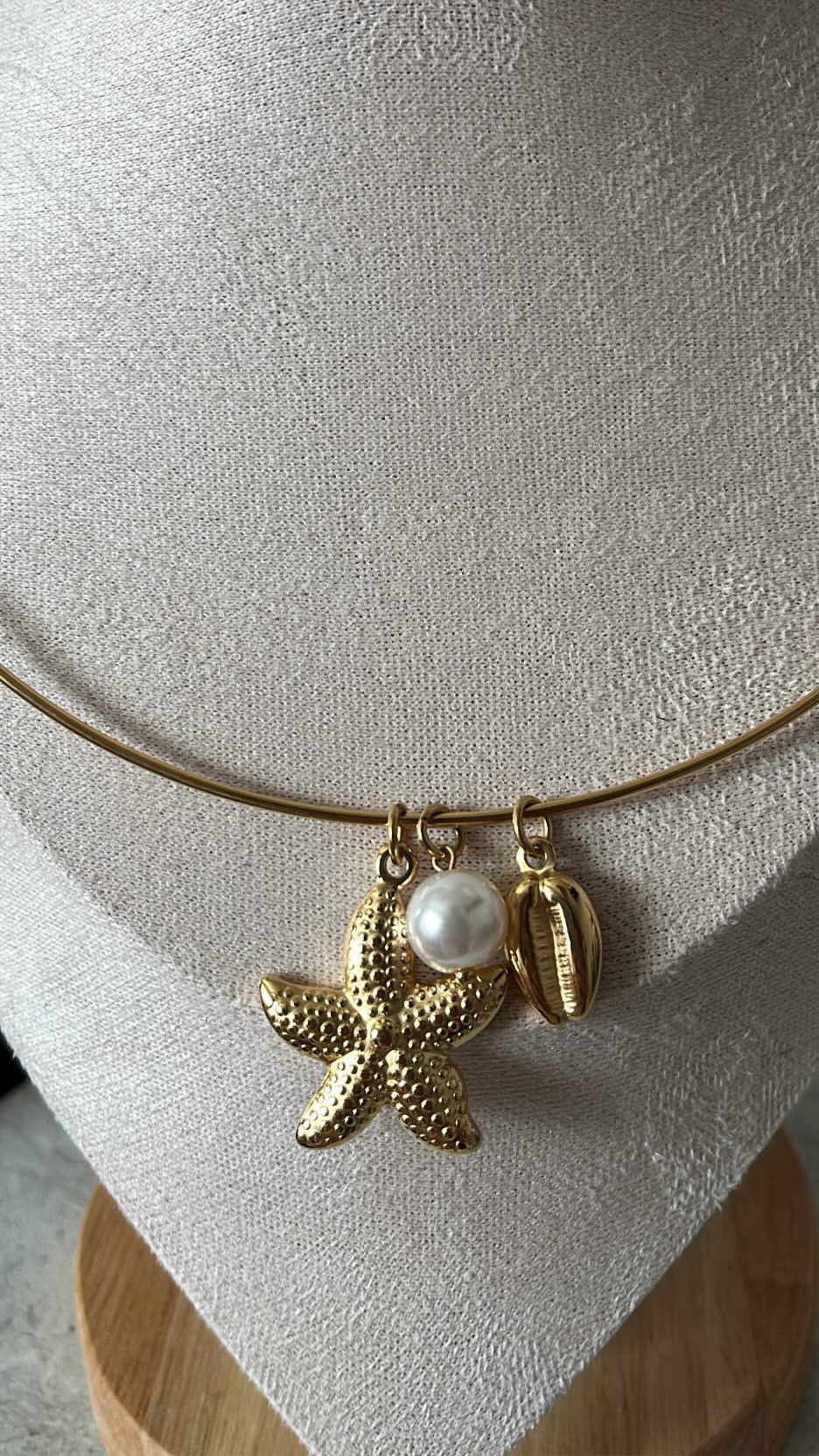 Starfish collar necklace