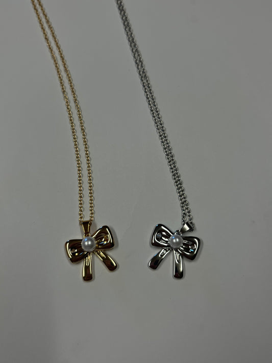 Bow Necklace